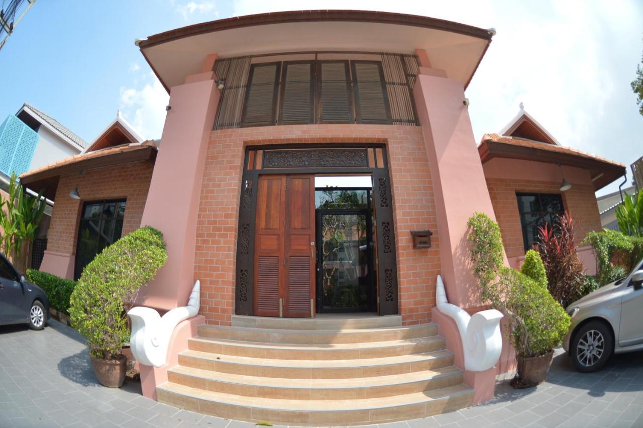 พระตำหนักวิลล่า 10 ห้องนอน พร้อมสระว่ายน้ำส่วนตัว Pattaya Exterior foto