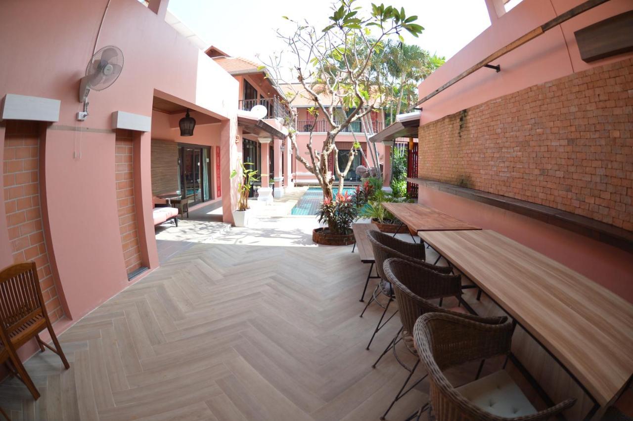 พระตำหนักวิลล่า 10 ห้องนอน พร้อมสระว่ายน้ำส่วนตัว Pattaya Exterior foto